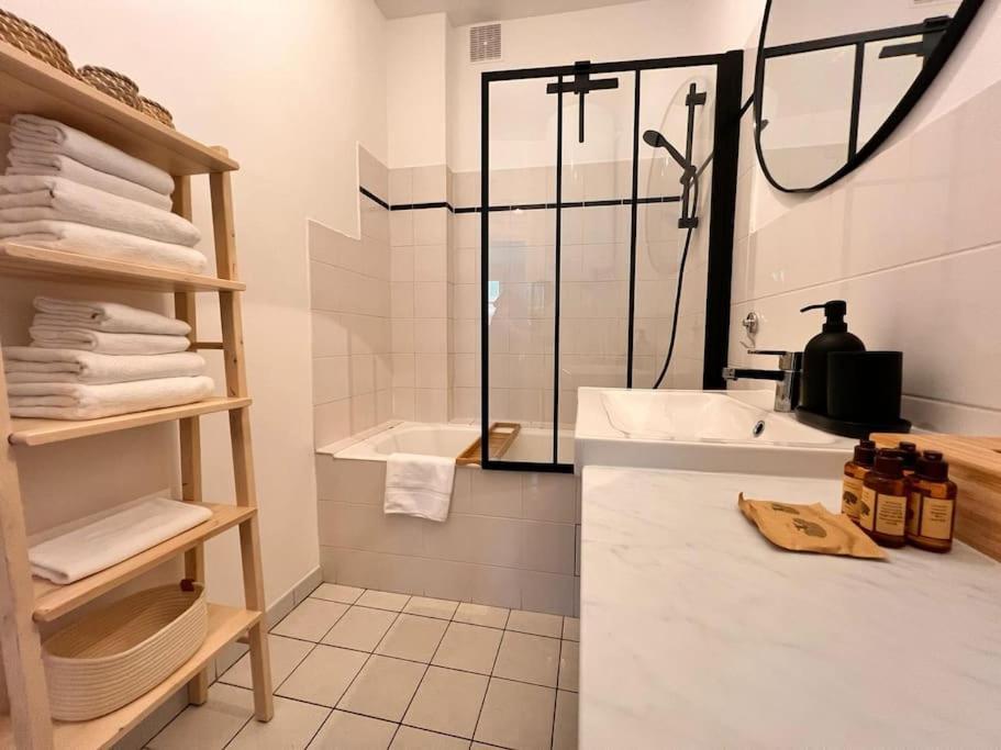 Apartment 1 Bedroom # Paris 14 # Alesia Esterno foto